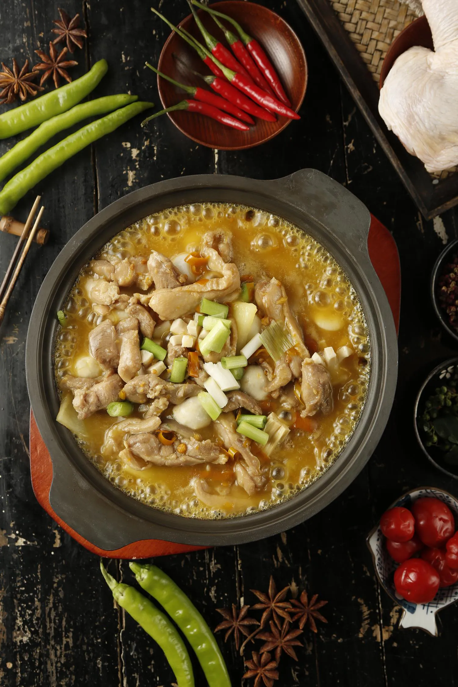 Yellow Curry Chicken Hot Pot at YYDS99 石锅煲, Chinese Restaurant in Walnut